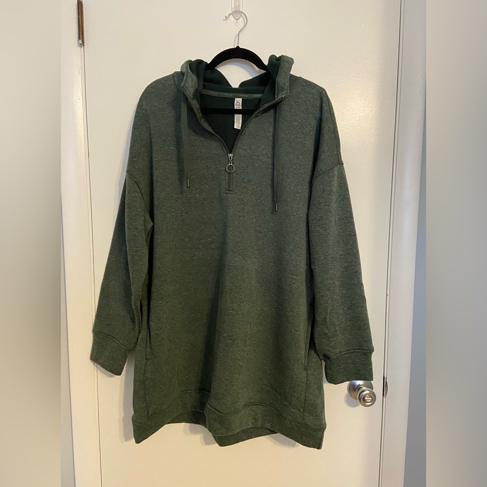 Xl tunic with hood